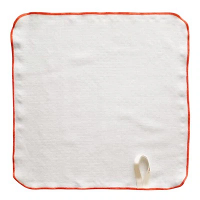 How does muslin perform in hot weather?